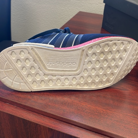 Adidas NMD_R1 Los Angeles Size 9.5 - Picture 8 of 10